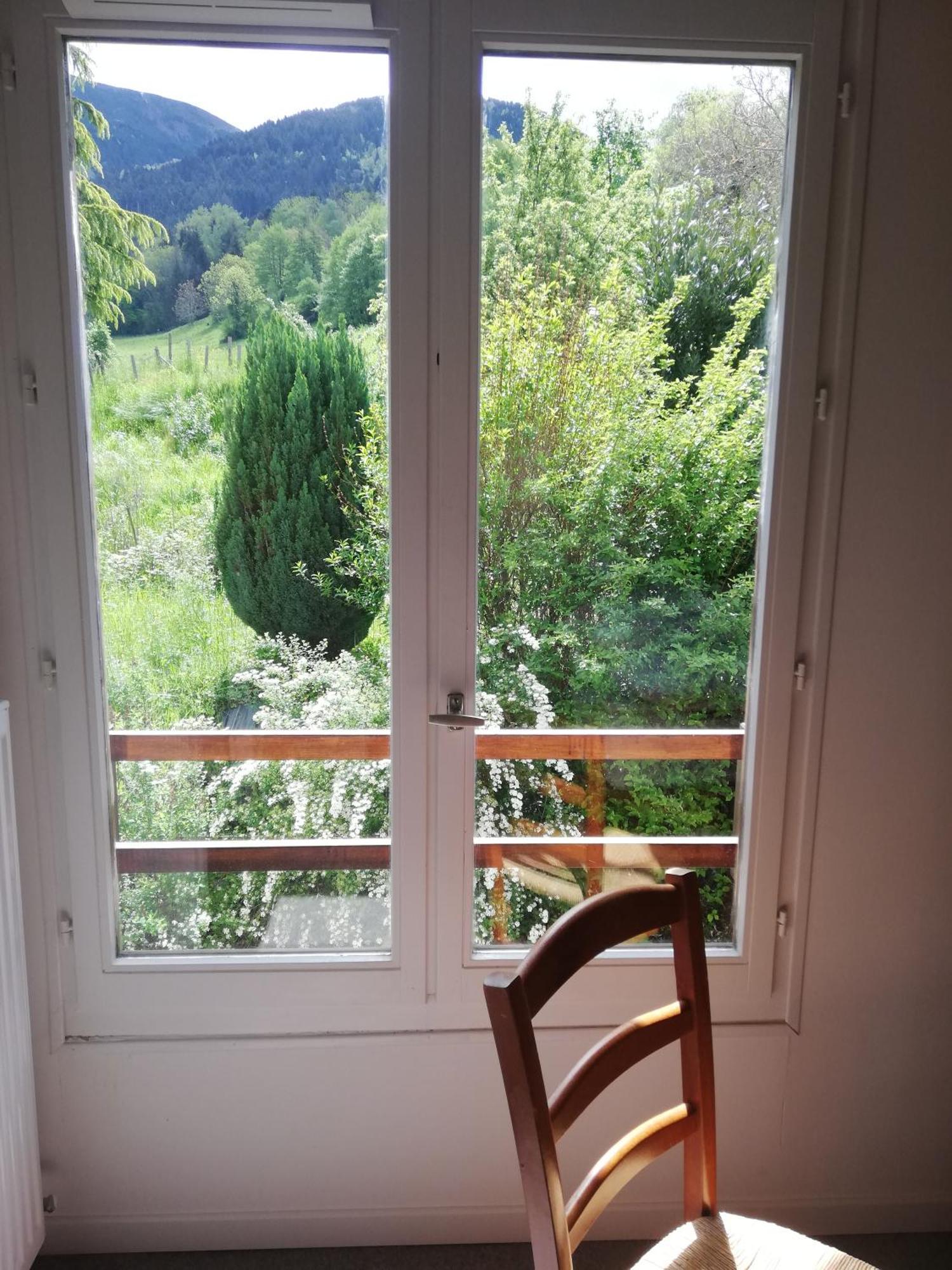 Eco-Logis Mad'In Belledonne Bed & Breakfast Theys Bagian luar foto